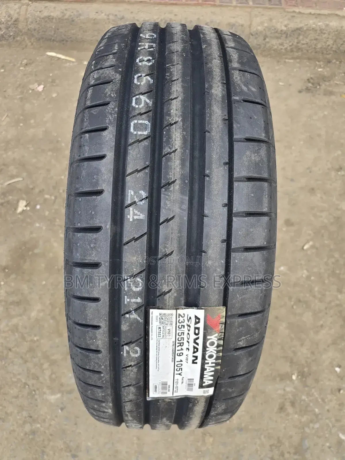 235 /55 R19 Yokohama Tyres (Japan) Highway.