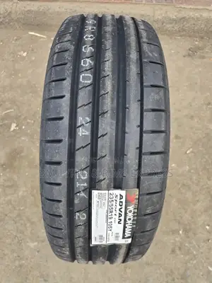 235 /55 R19 Yokohama Tyres (Japan) Highway.