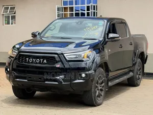 Toyota Hilux 2022 Matt Black