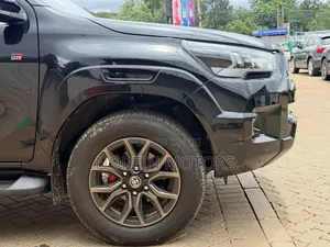 Toyota Hilux 2022 Matt Black