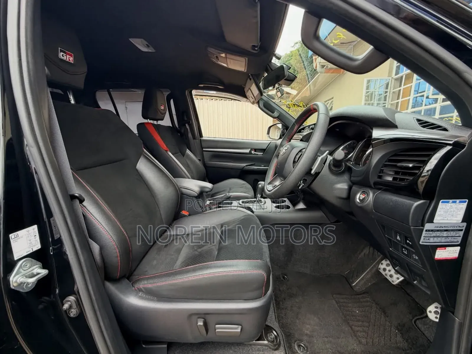 Toyota Hilux 2022 Matt Black
