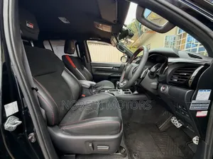 Toyota Hilux 2022 Matt Black