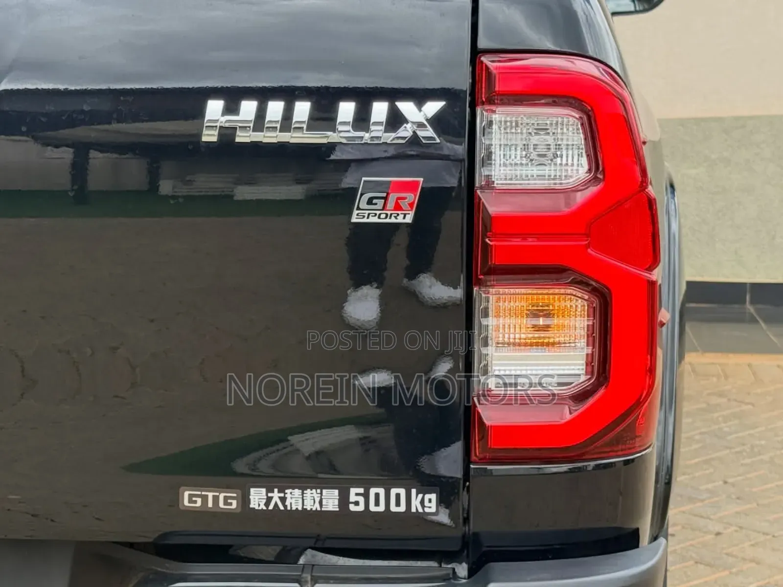 Toyota Hilux 2022 Matt Black