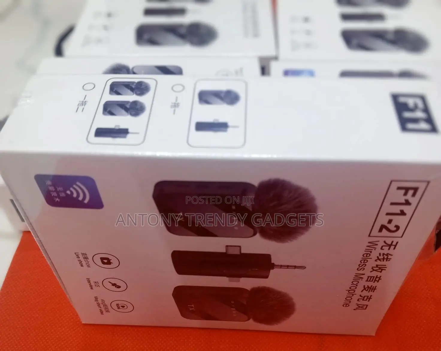 F11-2 Wireless Lavalier Mic 2 Tx 3-in-1 Receiver 50m