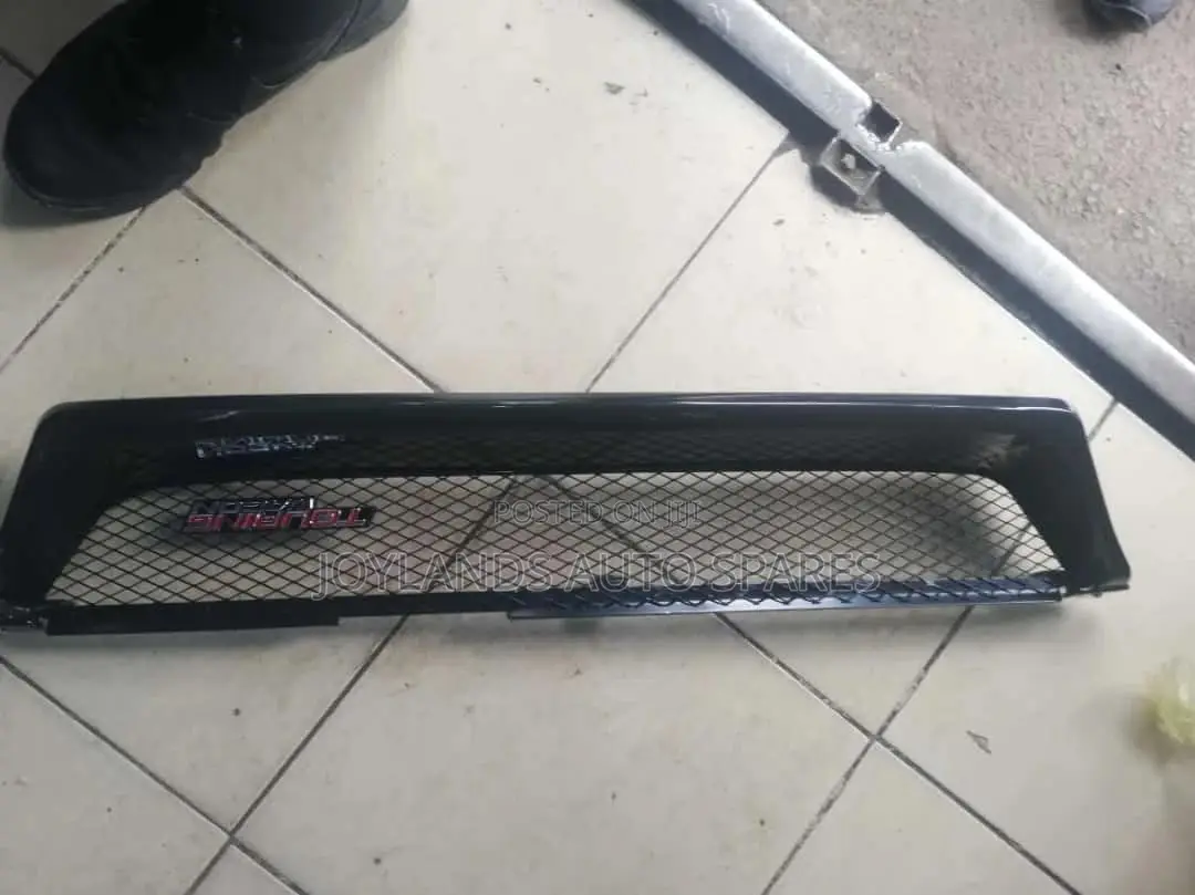 Corolla 100/102 Wire Mesh Grille