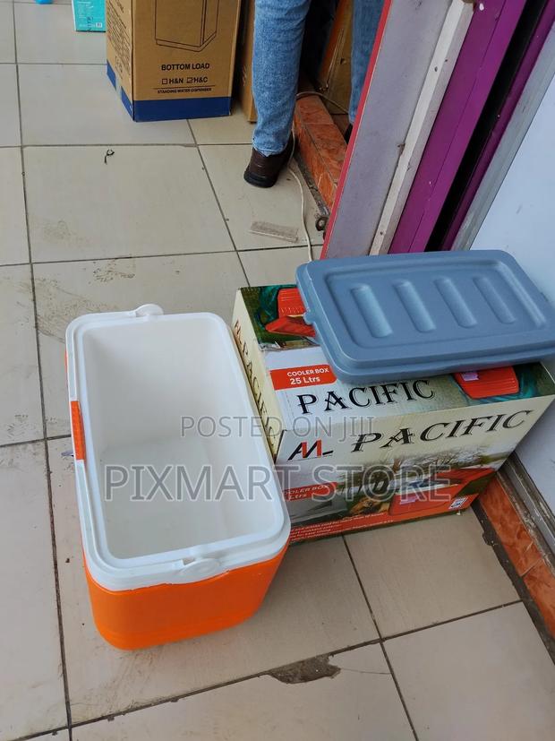 Pacific Cooler Box 25 Litres