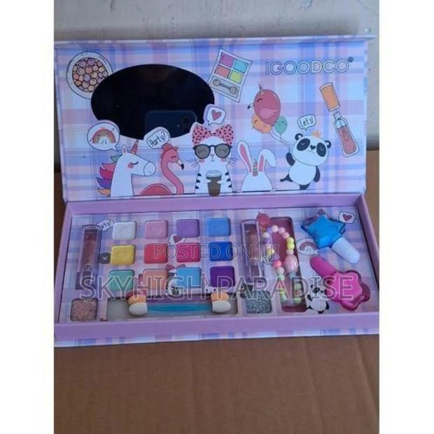 Real Cosmetic Kids Makeup Kit for Girls Washable Makeup