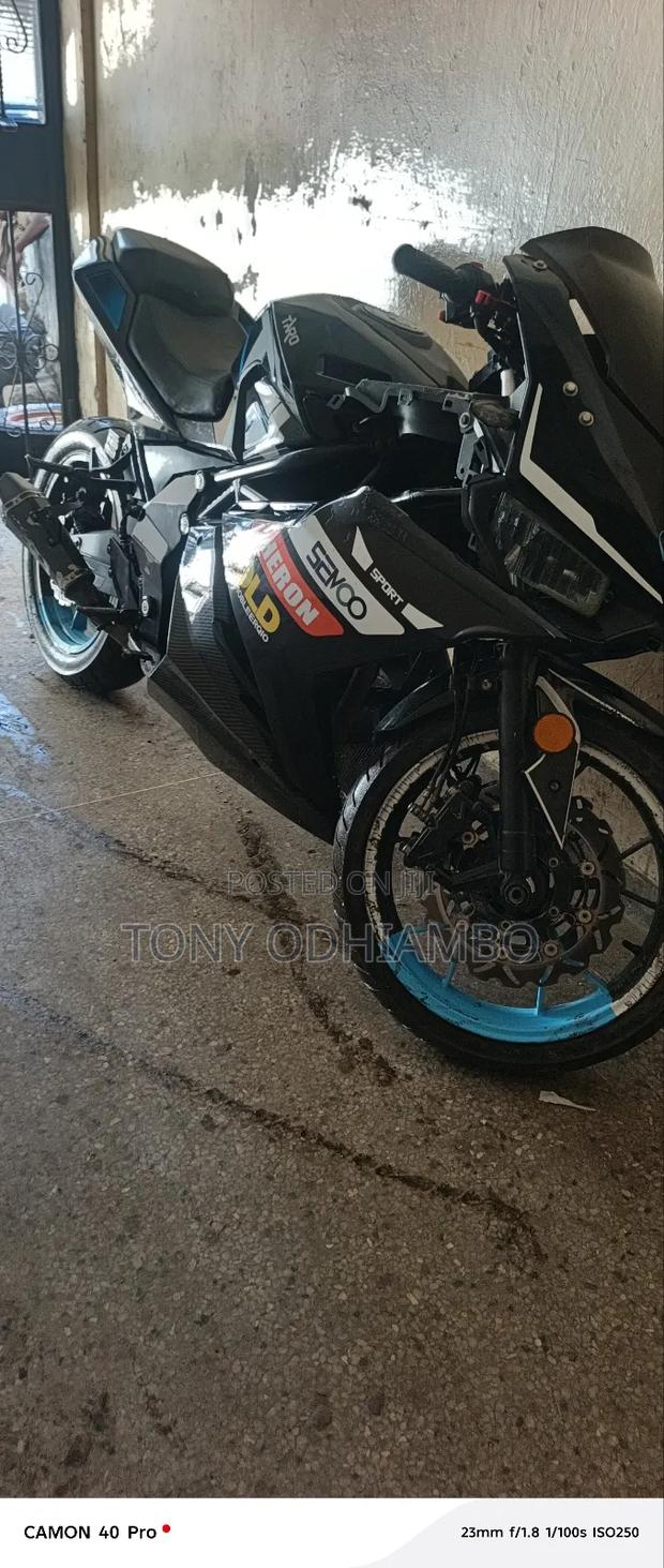 Taro GP1 250R 2023 Black - main view