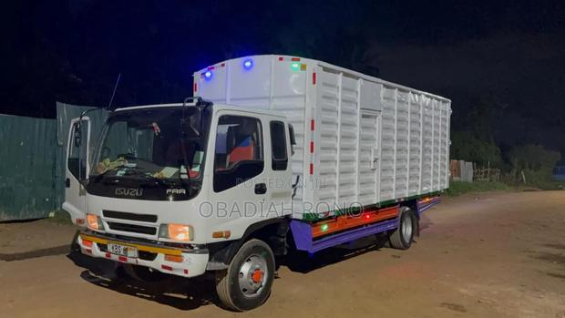 Isuzu Frr. 2011 White - thumbnail 2