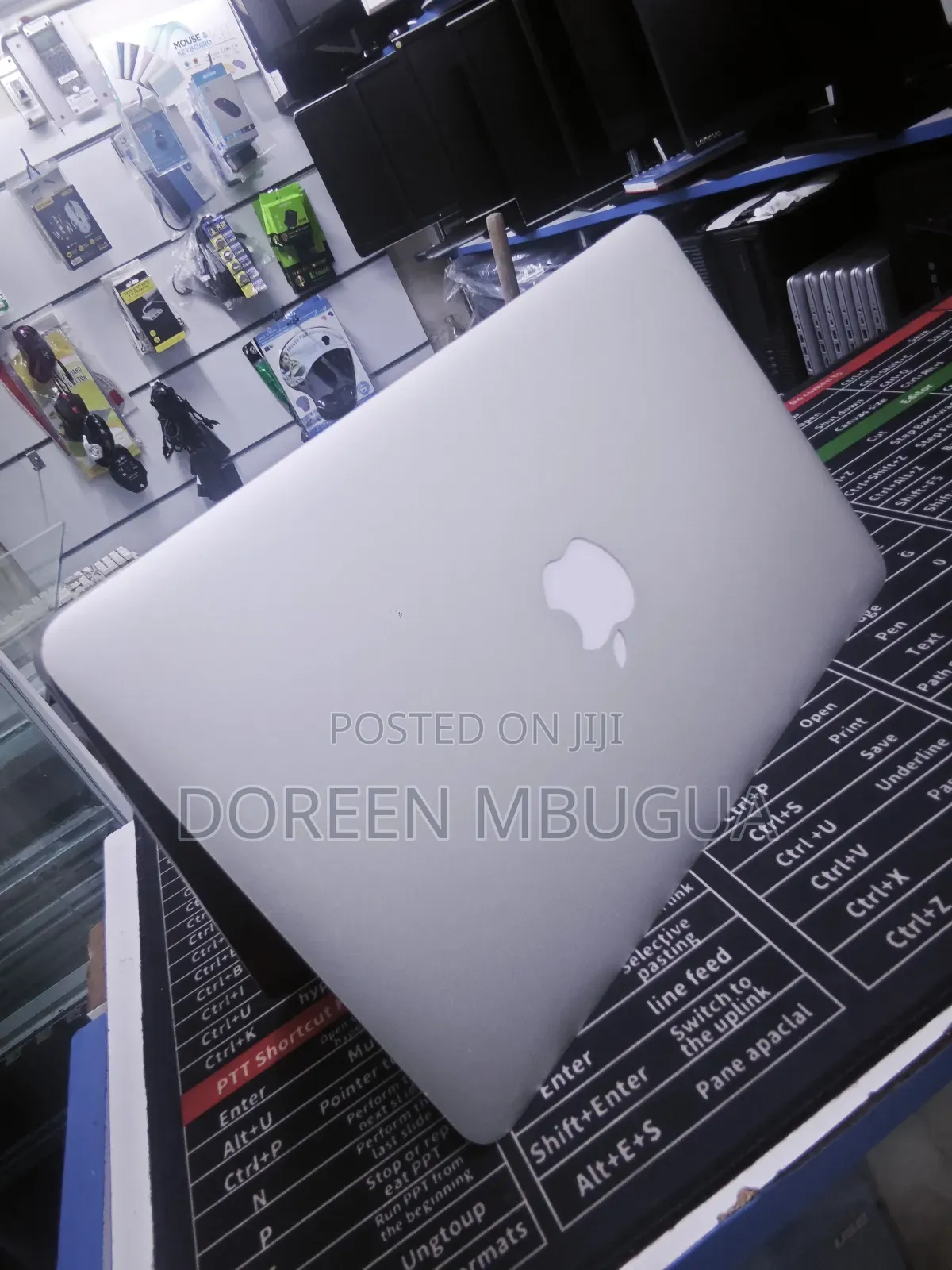 Laptop Apple MacBook Air 4GB Intel Core i5 SSD 128GB