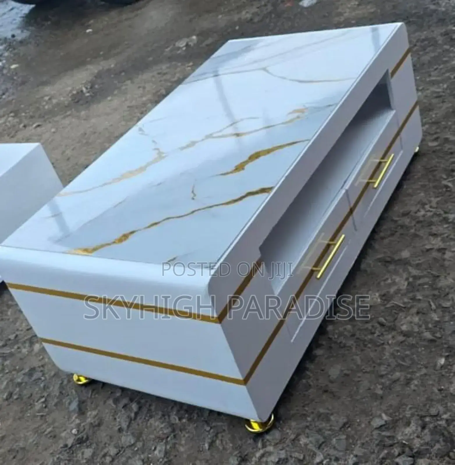 *Modern Coffee Table.