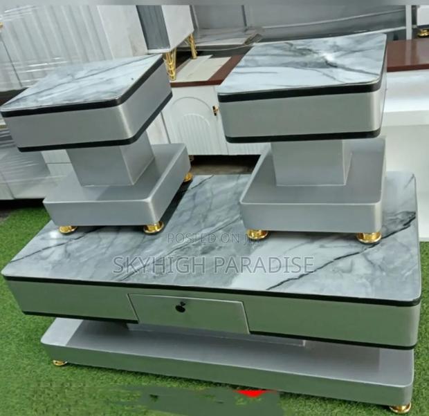 Marble Topping With Stools - main view