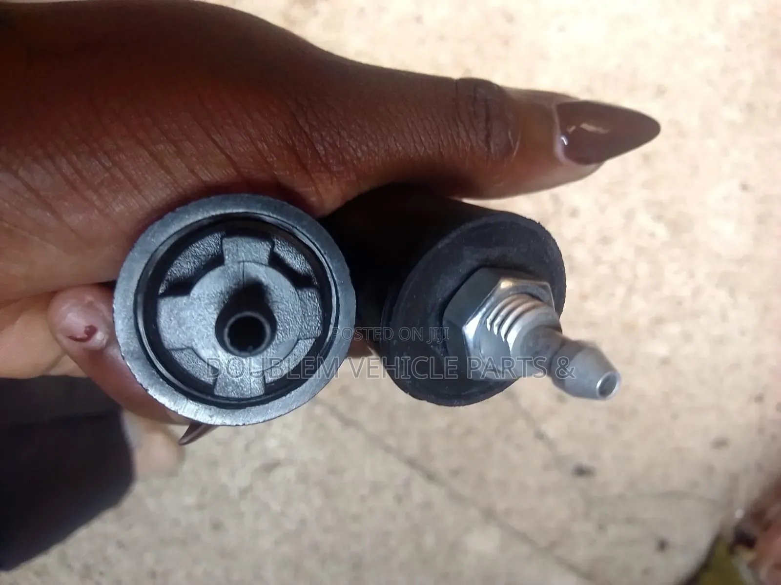 Universal Wiper Nozzle Isuzu NKR/NQR/3.6 4.3 Truck/Bus/Lorry/Matatuelf