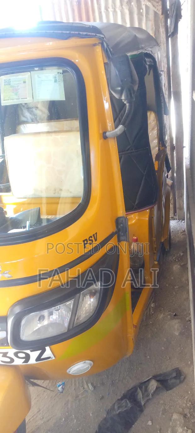 TVS 2019 Yellow - thumbnail 2