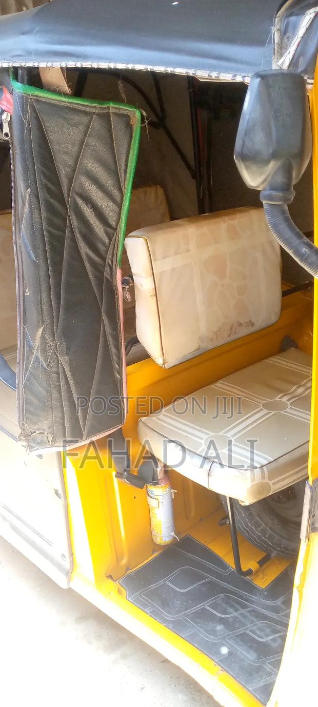 TVS 2019 Yellow - thumbnail 3