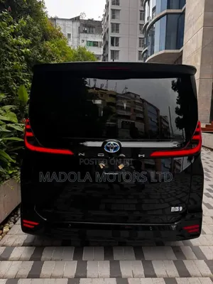 Toyota Noah 1.8 FWD Hybrid (7 seater) 2020 Black