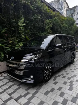 Toyota Noah 1.8 FWD Hybrid (7 seater) 2020 Black