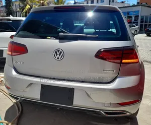 Volkswagen Golf 2019 Silver