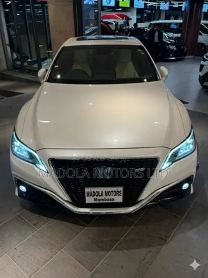 Toyota Crown 2021 White