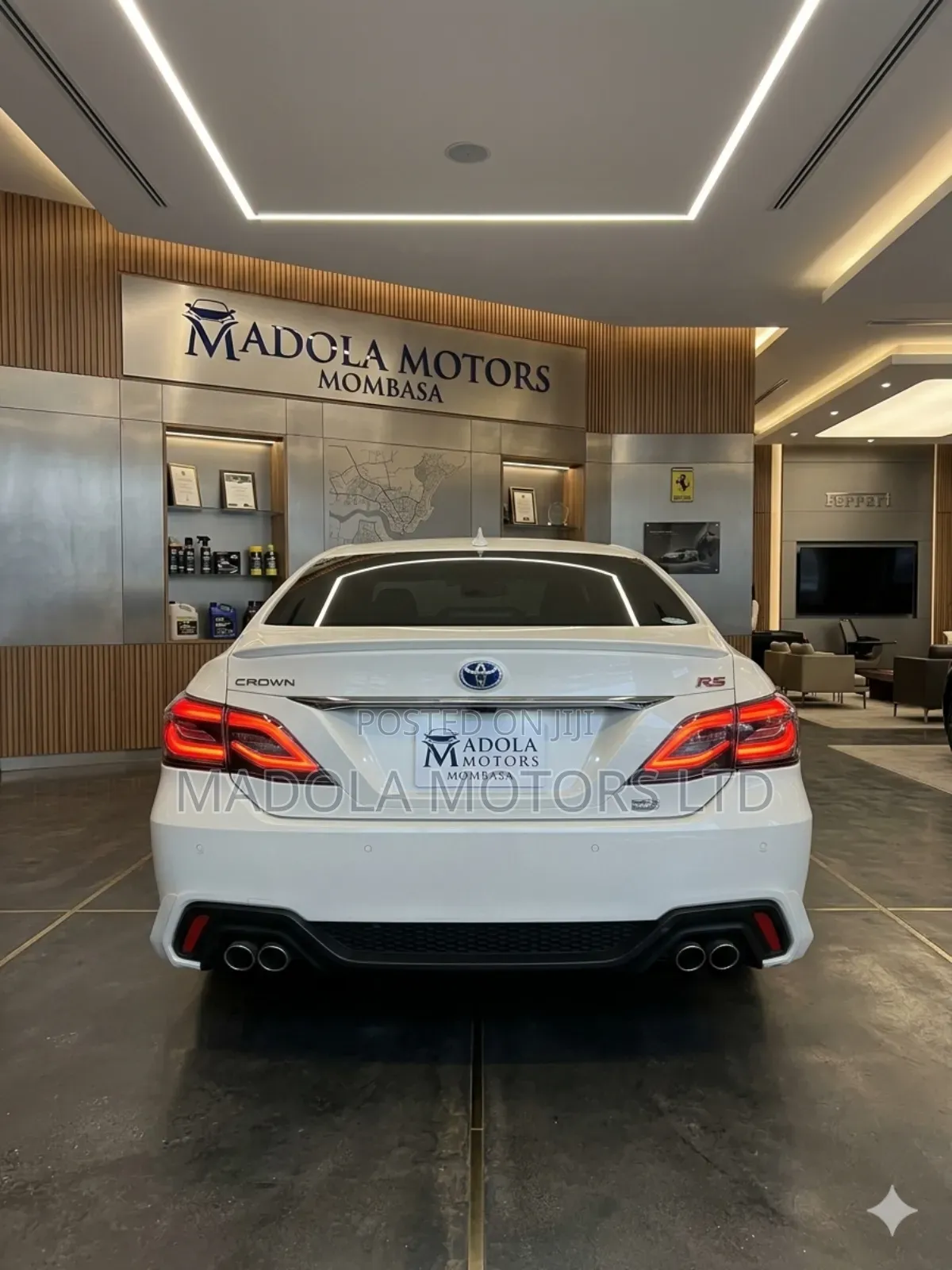 Toyota Crown 2021 White