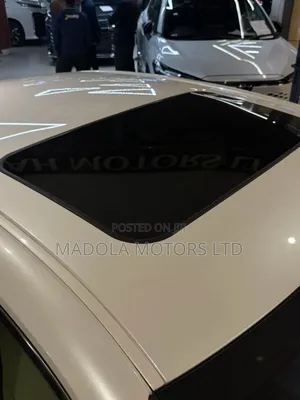 Toyota Crown 2021 White