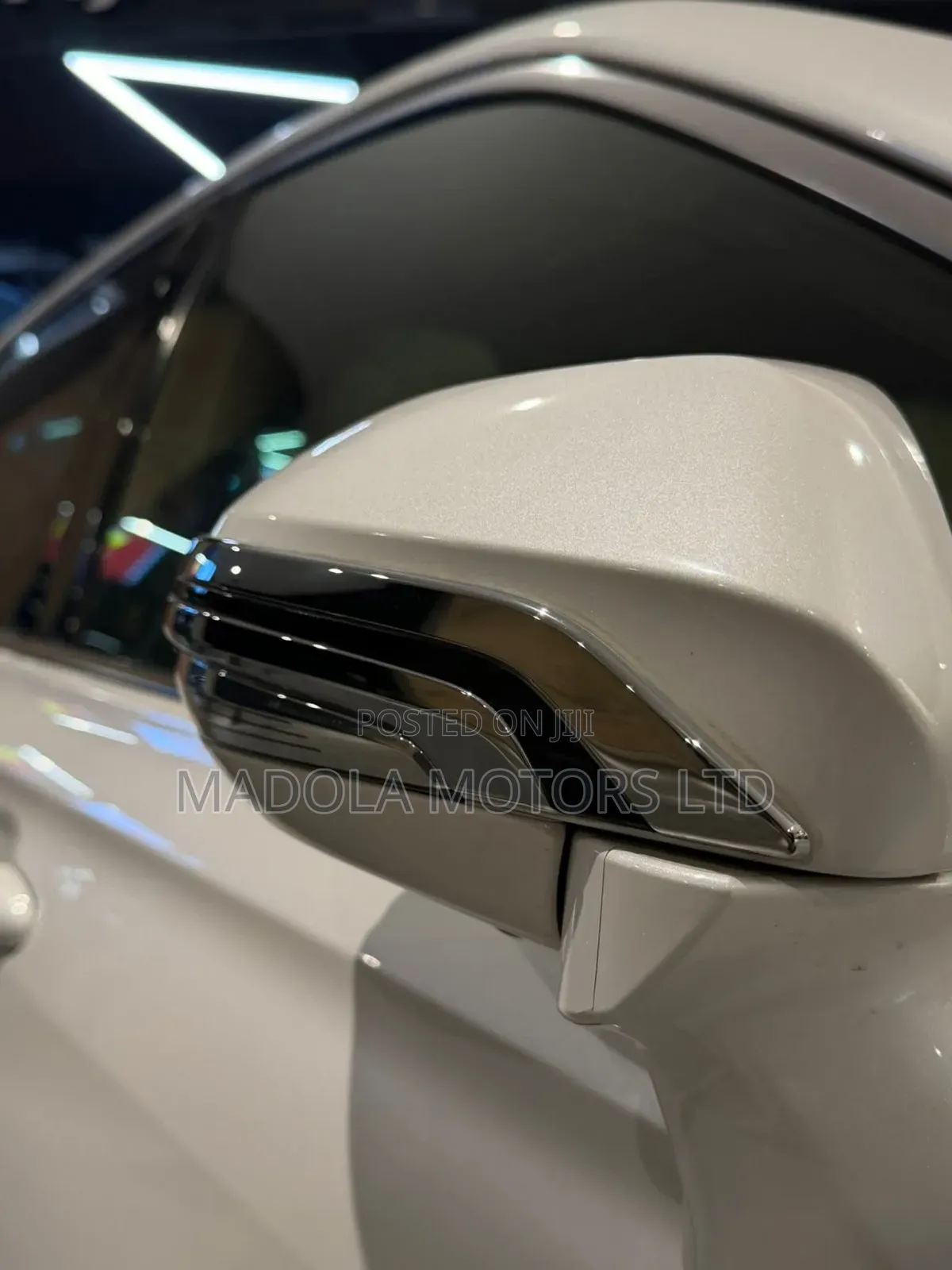 Toyota Crown 2021 White