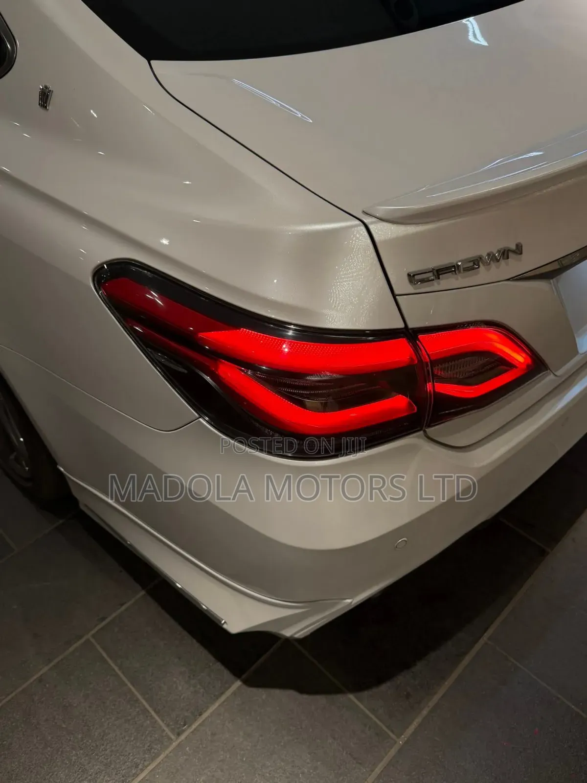 Toyota Crown 2021 White