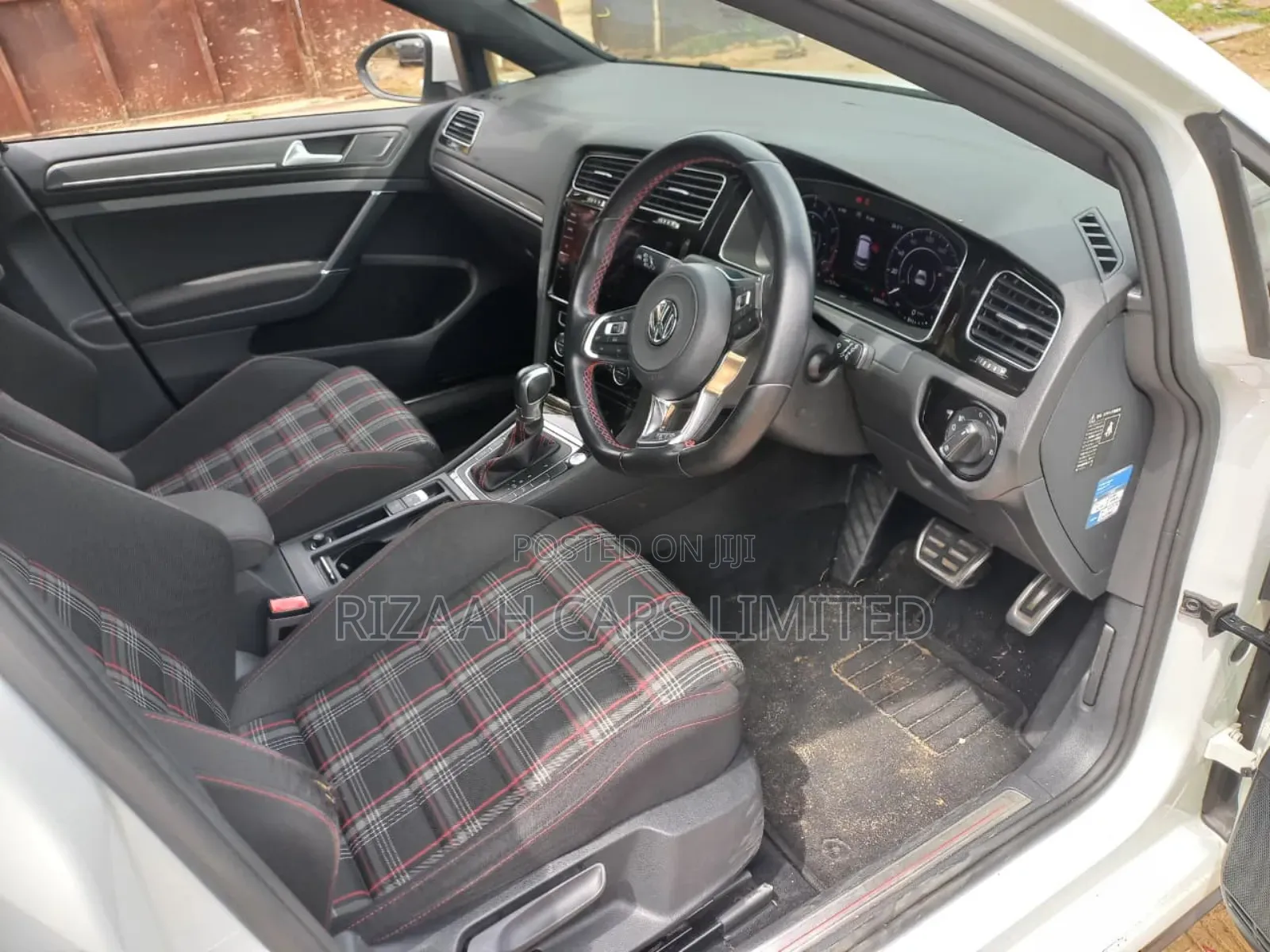 Volkswagen Golf GTI 2.0T S 2018 White