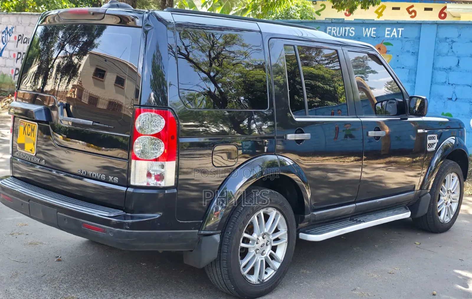 Land Rover Discovery 2010 Black