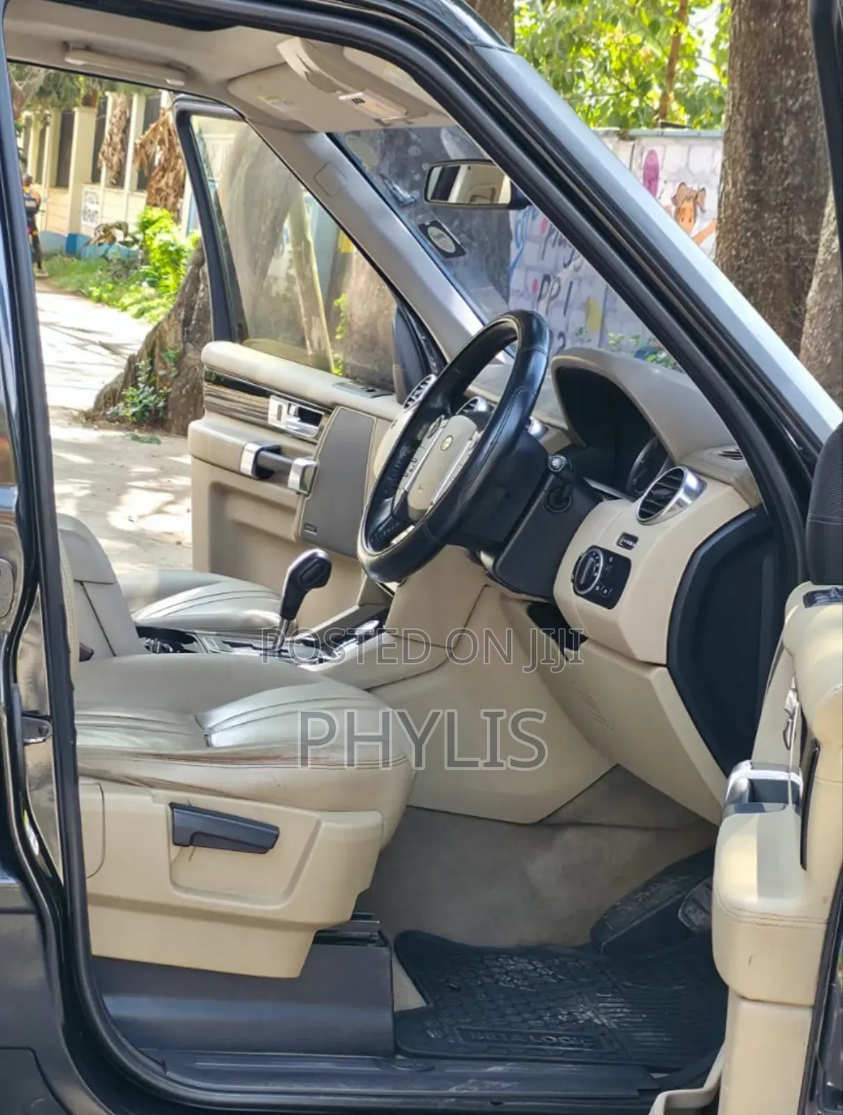 Land Rover Discovery 2010 Black