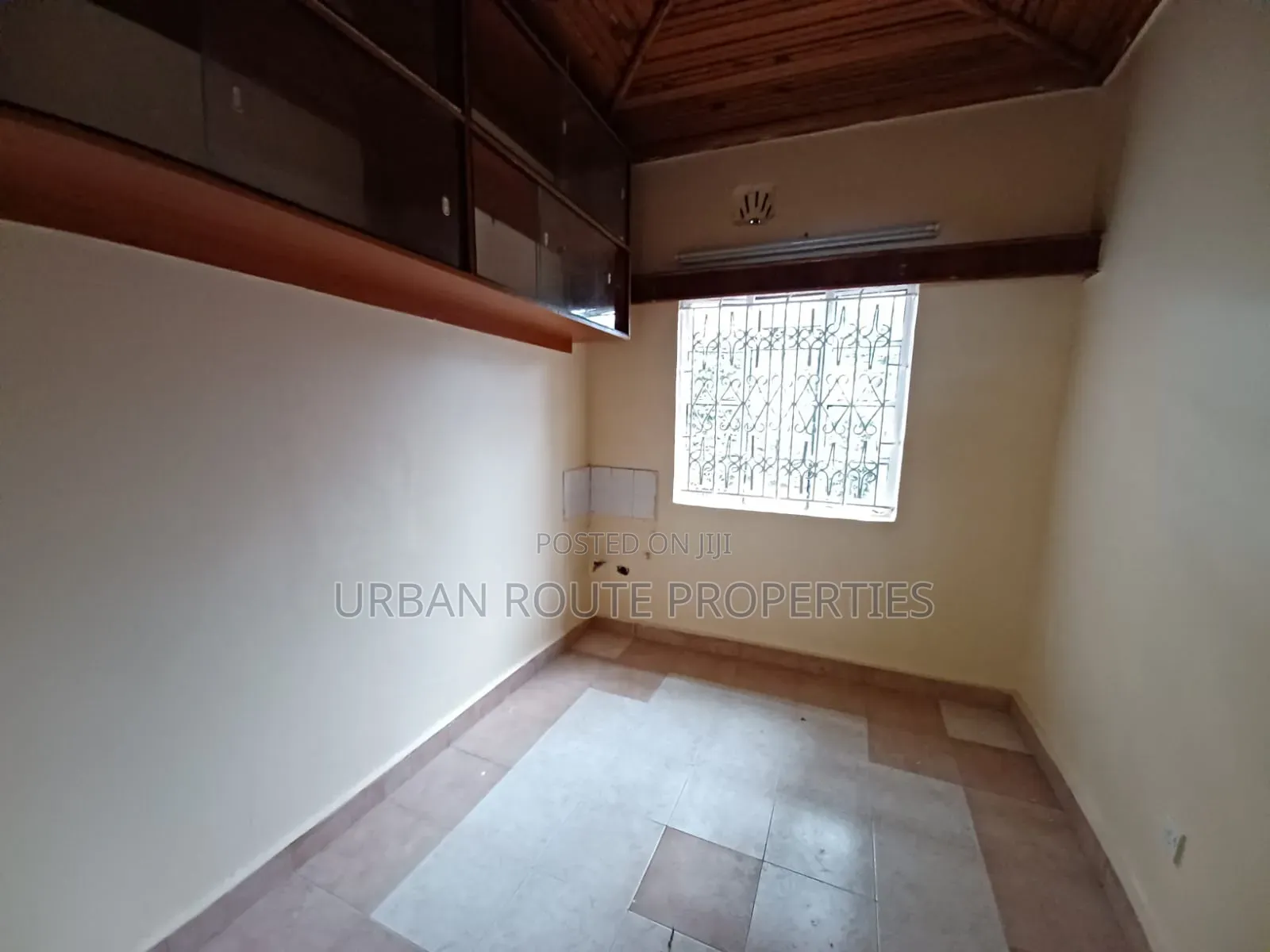 3bdrm Bungalow in Kidfarmaco for rent