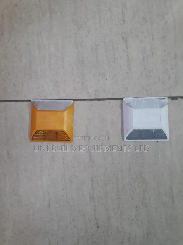Road Stud /Cat Eyes (Yellow White)