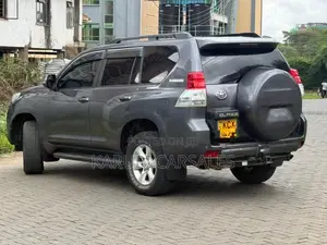 Toyota Land Cruiser Prado 2012 Gray