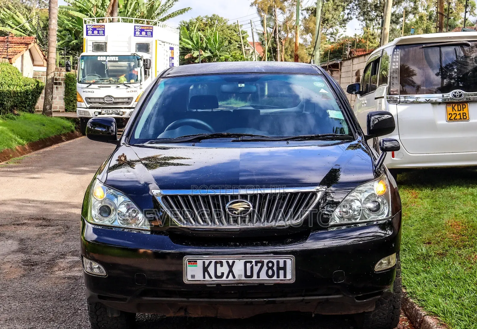 Toyota Harrier 2.4 2012 Black
