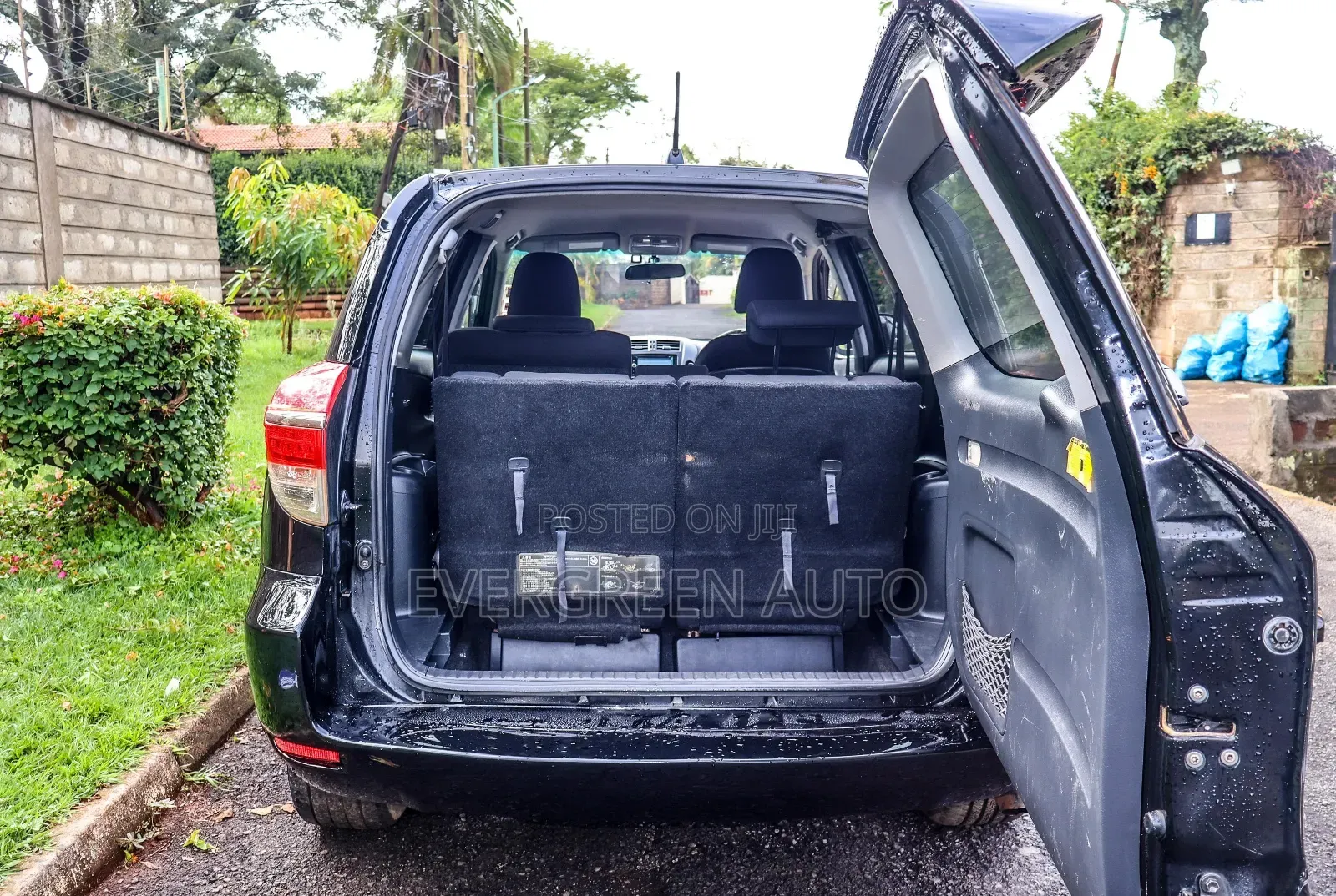 Toyota Vanguard 2012 Black