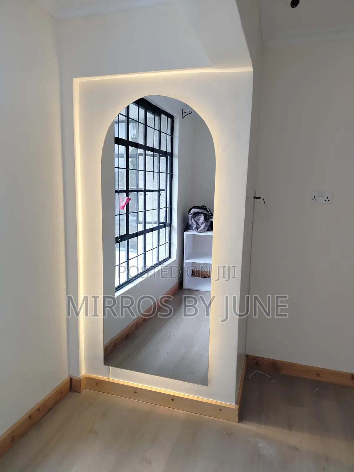 Dressing/Launch Area Arched Mirror
