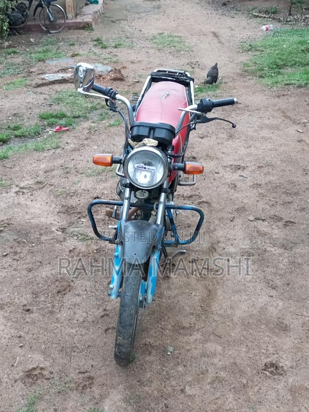 Honda CB 2021 Red - main view