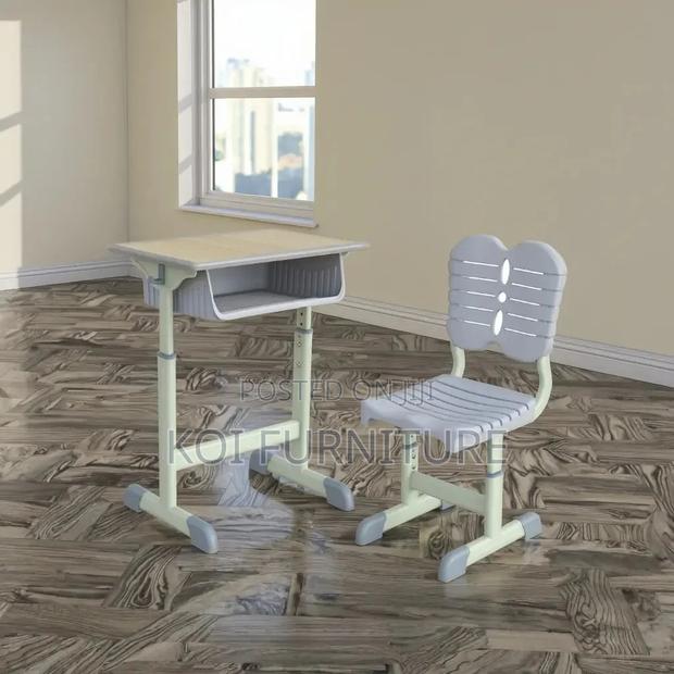 Home Desks; Kids Modern Classic Growing Desk Chair for Studies
