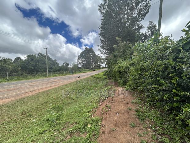 1/2 Acre on Tarmac Mua - thumbnail 3