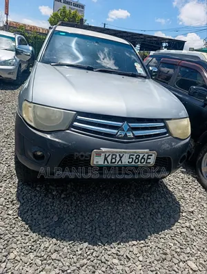 Mitsubishi L200 2012 Silver