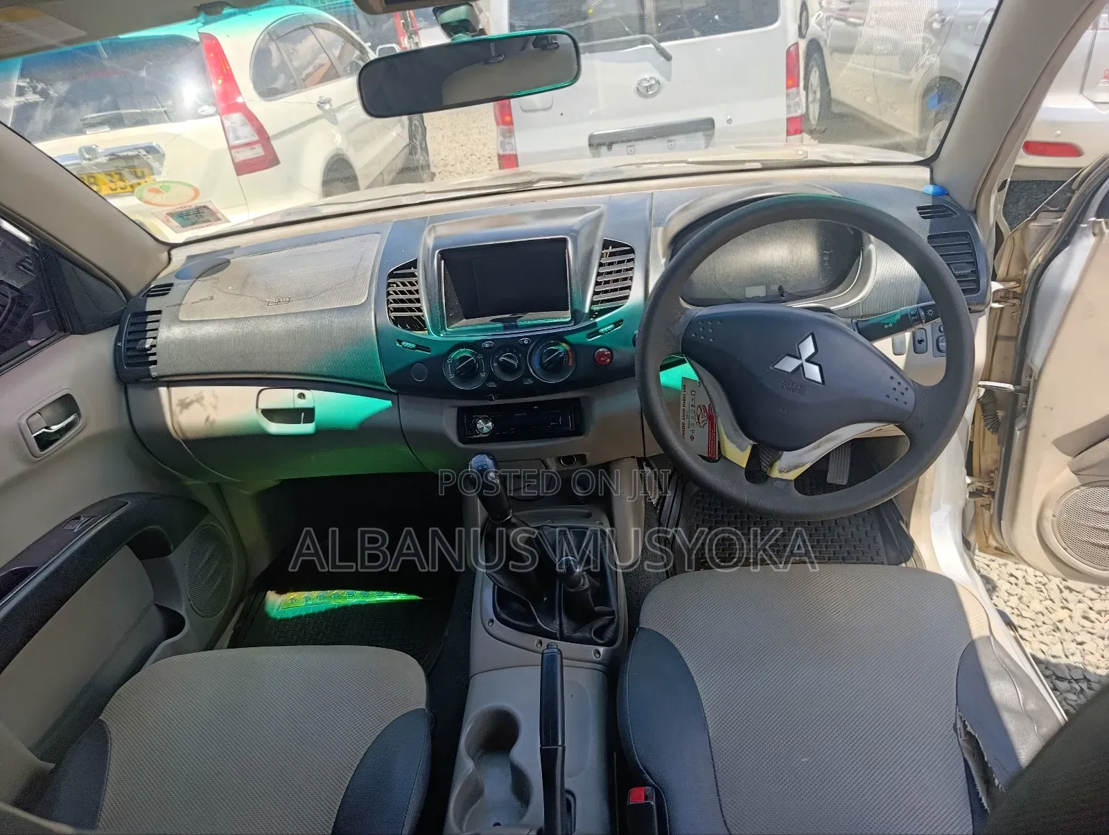 Mitsubishi L200 2012 Silver