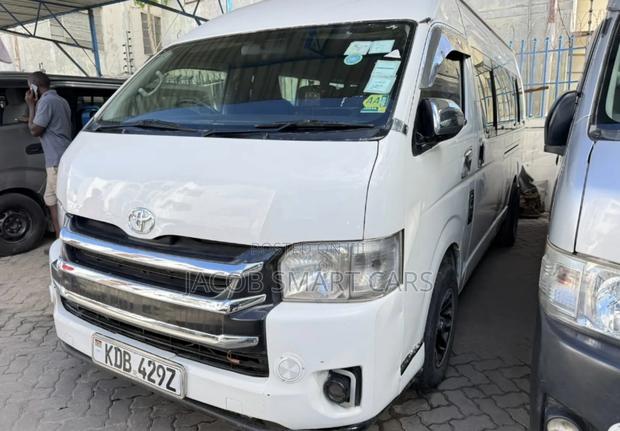 Toyota HiAce 2013 White - thumbnail 2