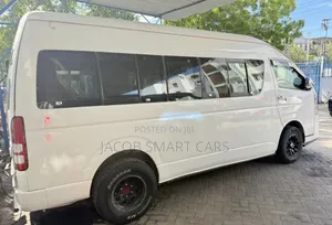 Toyota HiAce 2013 White