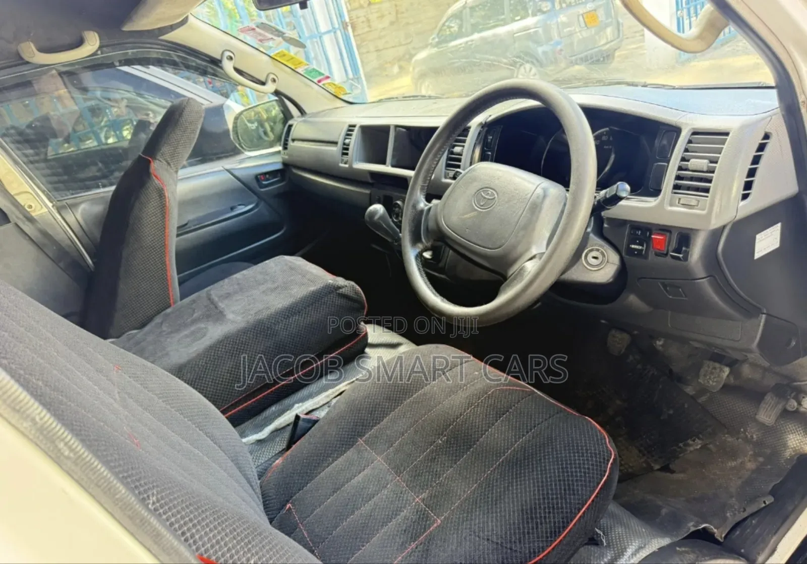 Toyota HiAce 2013 White