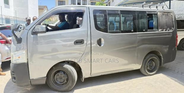 Nissan Caravan (Urvan) 2017 Grey - thumbnail 5
