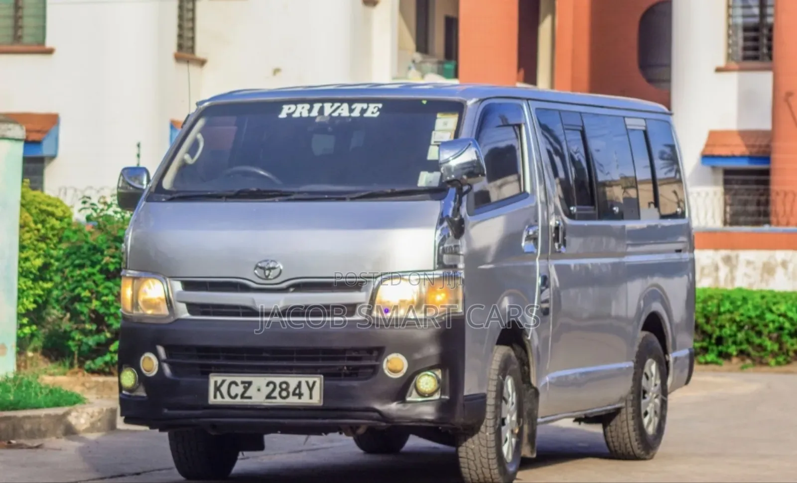 Toyota HiAce 2013 Silver