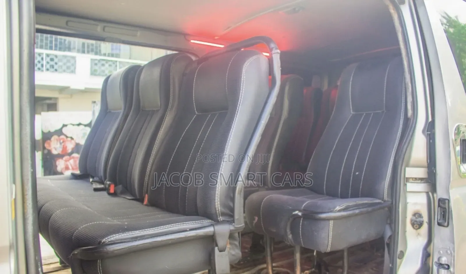 Toyota HiAce 2013 Silver