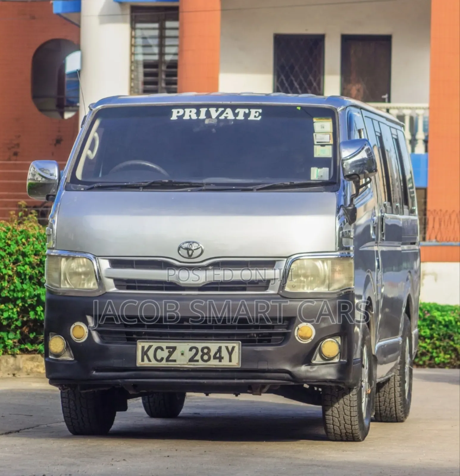 Toyota HiAce 2013 Silver