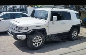 Toyota FJ Cruiser 2016 White