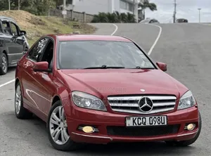 Mercedes-Benz C200 2010 Red